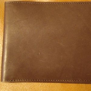 Gap slim brown leather wallet, nwot